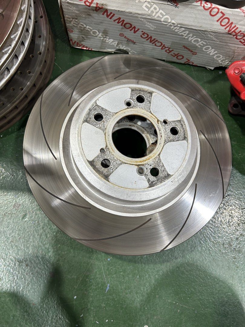Dixcel FS front brake rotor rear face and mounting holes