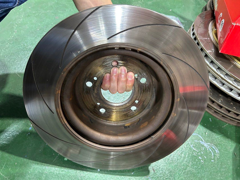 Dixcel FS front slotted brake rotor front face