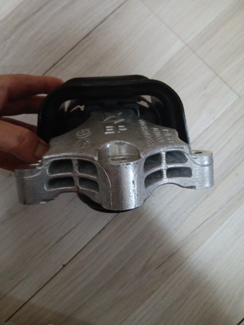 MLX-1 engine mount metal bracket side view