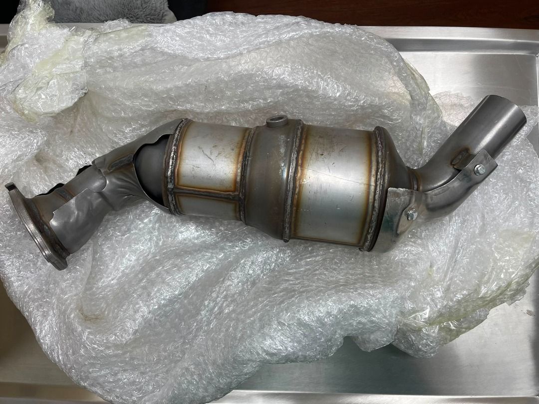 Jaguar XE downpipe and catalytic converter full view