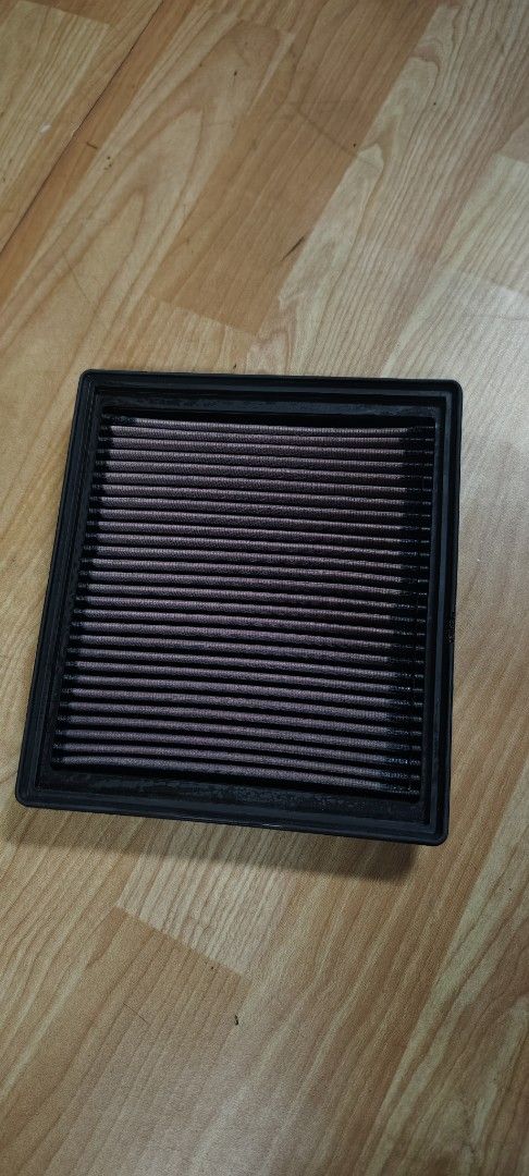 K&N BMW air filter 33-2990 panel filter view