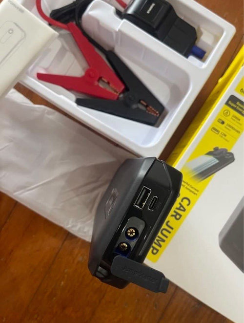 1,000A car jump starter with clamp cable and charging connections